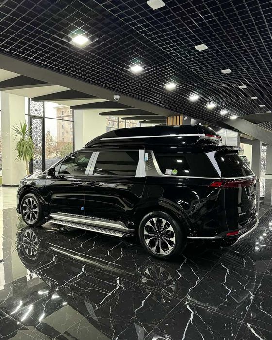 KIA Carnival HI-Limousine 2023