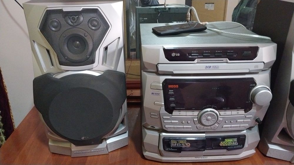 Музыкальный Центр LG.