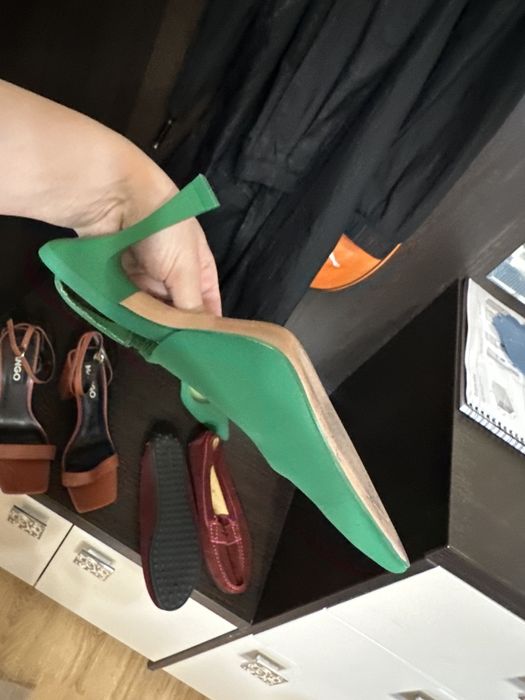 Продам обувь в идельном состоянии