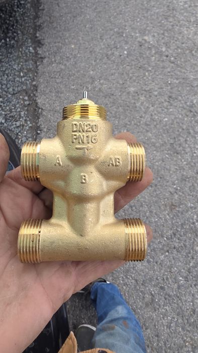 Vana cu 4 cai ¾ danfos