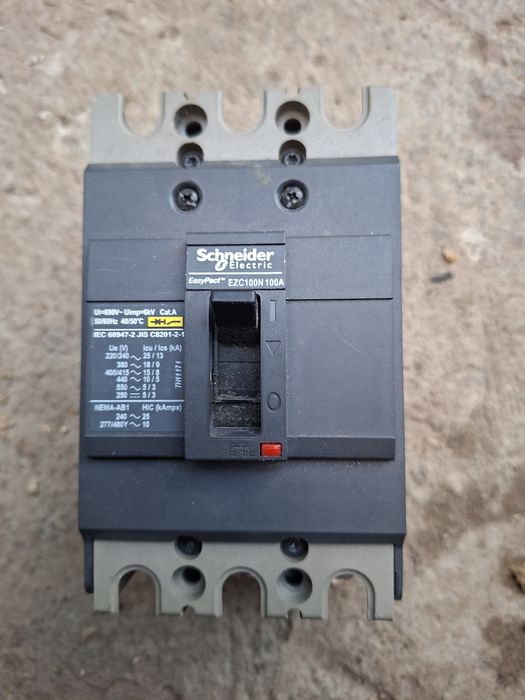 Intrerupator automat Schneider