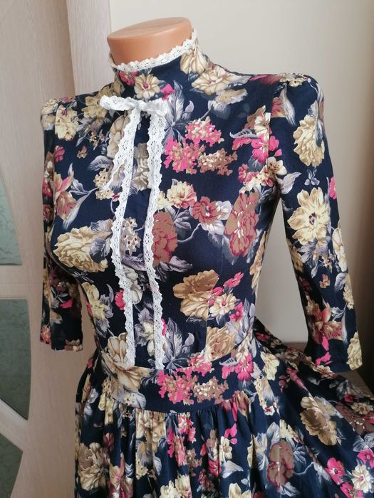 Красива рокля на цветя