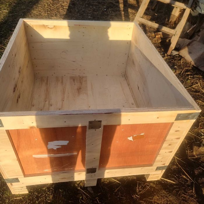 Lăzi cu capac ideale pentru depozitarea cerealelor si granelor