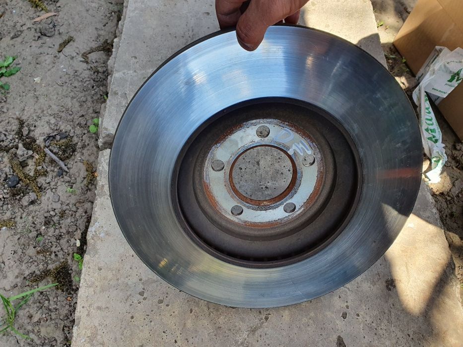 Discuri Frana Aproape Noi