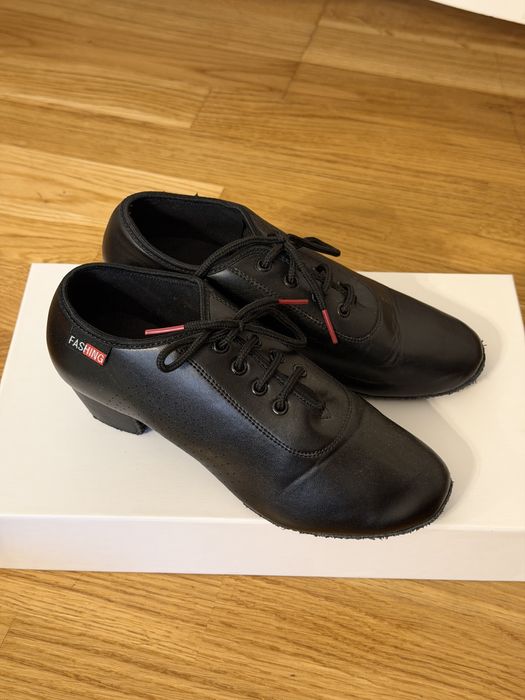 Танцевальные туфли