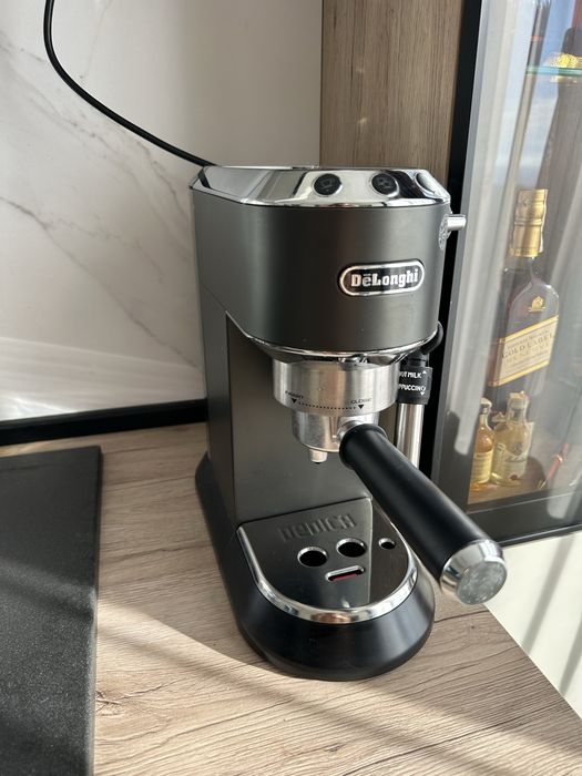 Кафемашина Delonghi EC685 Dedica