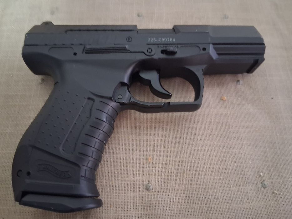 P: Walther P99 DAO