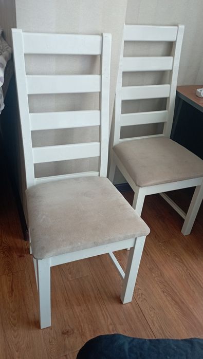 Продам стул четыре штуки.