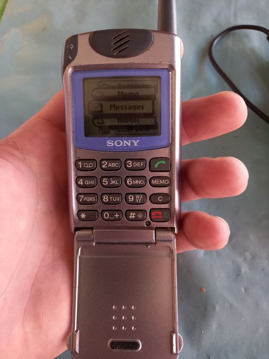 Vând Telefon Sony pt Colecționari sau Pasionați/ Piese