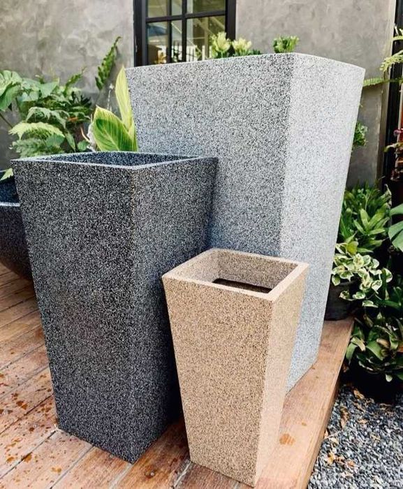 Ofer spre vânzare Ghivece și Jardiniere