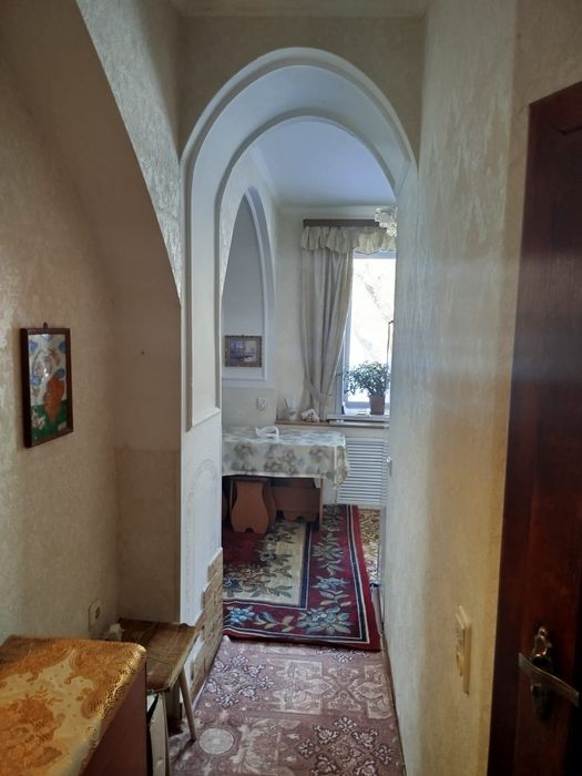 Продам квартиру .