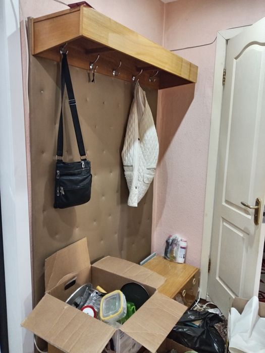 Прихожая 5 тысяч, работает