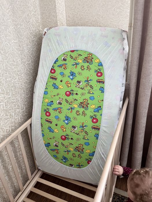 Продам кроватку детскую и матрасик