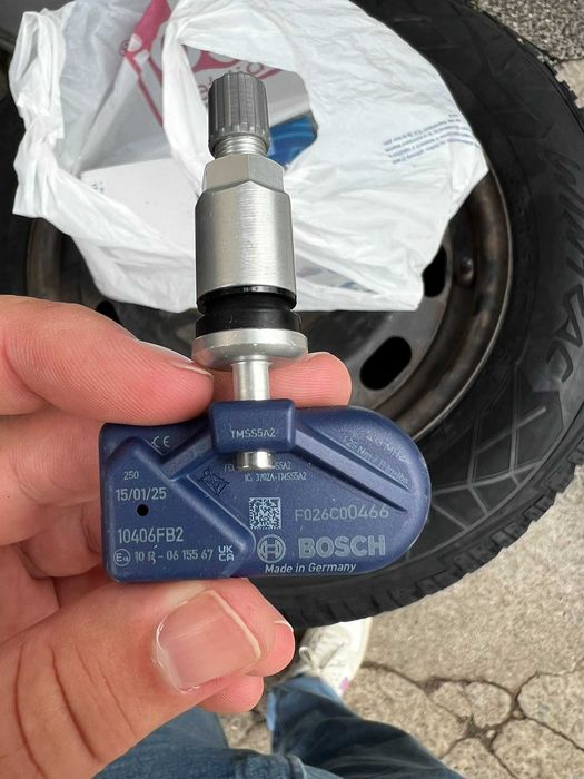Универсален TPMS датчик за налягане в гумите - Bosch