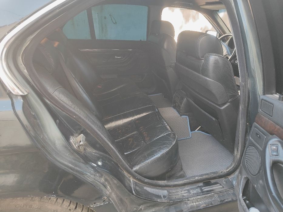 Продам BMW E38 .