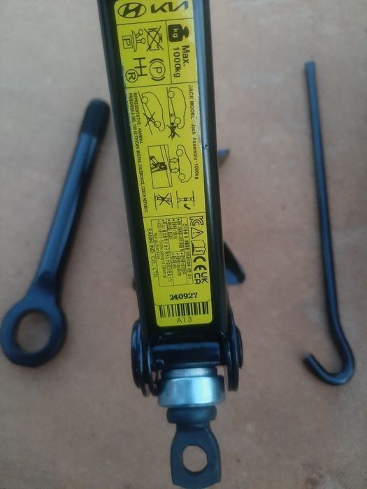 Продам набор домкрат r17   r18