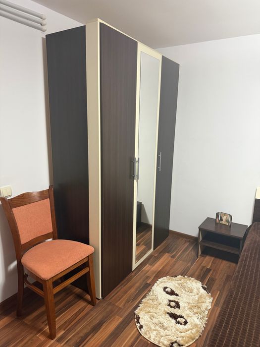 Inchiriez corp casa la curte, zona Delfinariu, Constanta