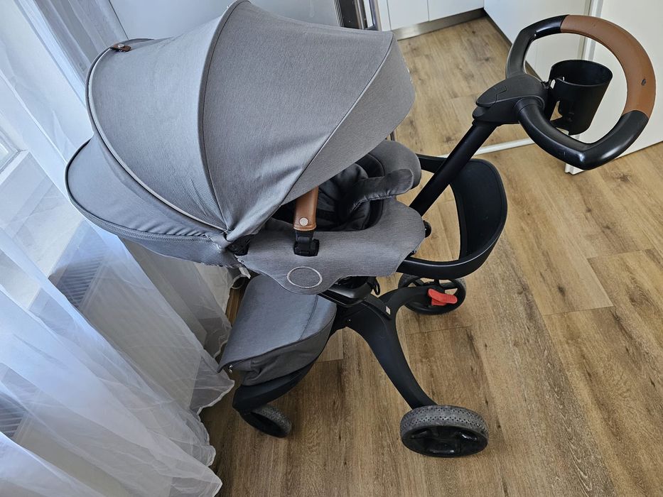 Stokke Xplory X Grey (2022)  set complet, stare foarte bună

Cărucior