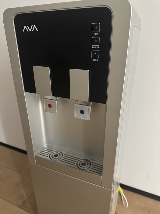 Кулер для воды AVA б/у