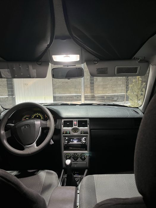 Продам приору  1