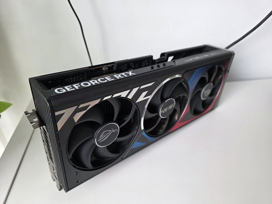 RTX 4090 Asus Rog Strix Gaming, cu sigiliu, nedesfacuta