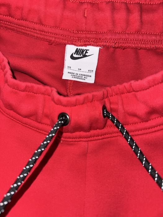 pantaloni nike tech red