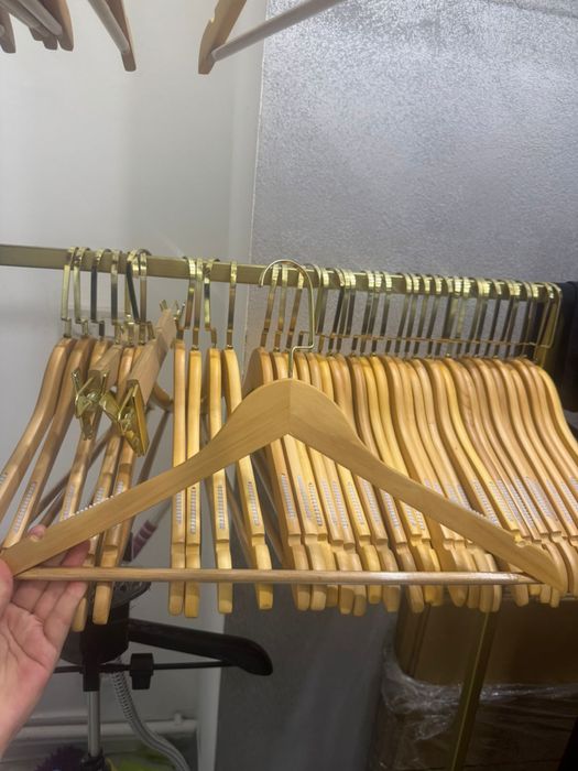 Вешалки новые в хорошем состояни