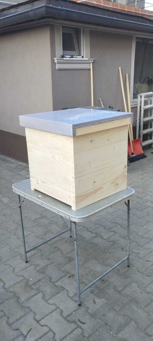 Lazi pentru albine