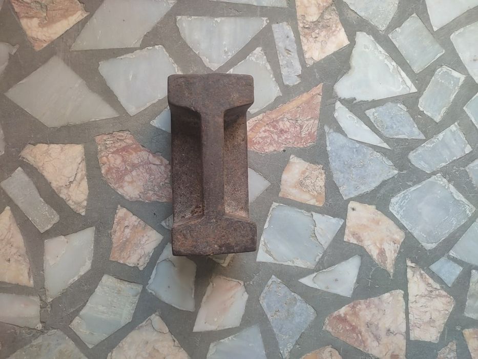 Гир тас сатылады.