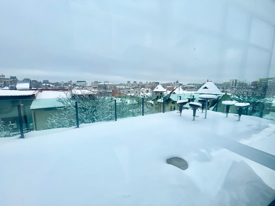 Spațiu premium Unirii 40 mp + terasă 91 mp, vedere Palatul Parlamentului