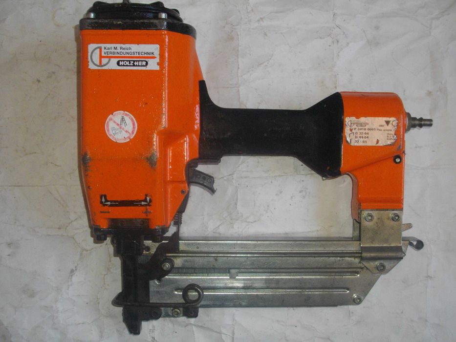 Пневматичен Такер Промишлен HALBOUD Ел.Ножица реже ламарина 2,5мм AEG