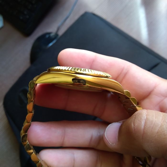 Часы rolex daydate мужские продам