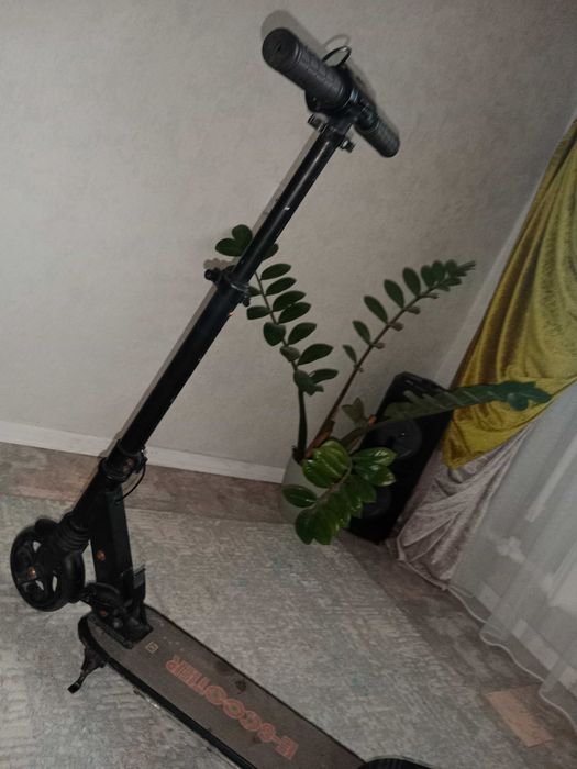 Продам электросамокат