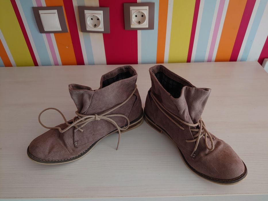 Дамски обувки 39 номер, 10 или 15 лв/бр.