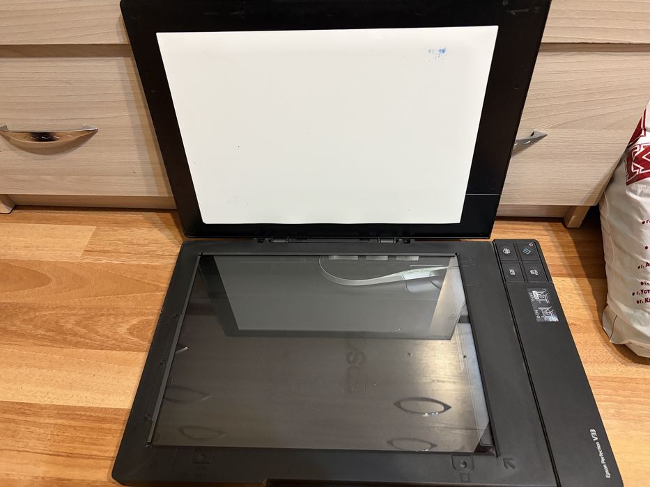 сканер Epson Perfection V33