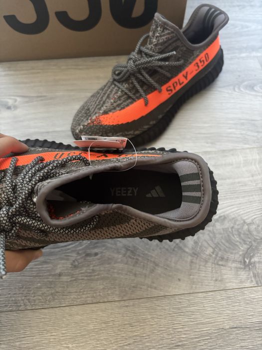 Adidasi Yeezy Boost 350 V2