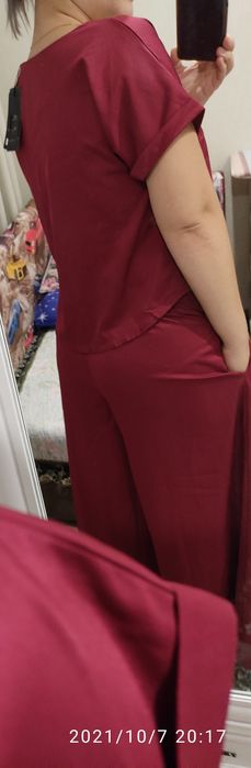 Продам новый женский костюм