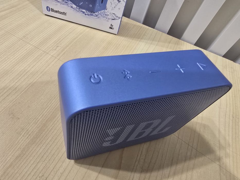 Блутут колонка JBL GO Essential Синя