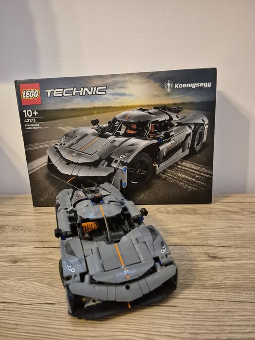LEGO 42173 Technic:Hipermasina Koenigsegg Jesko Absolut gri,10 ani+801