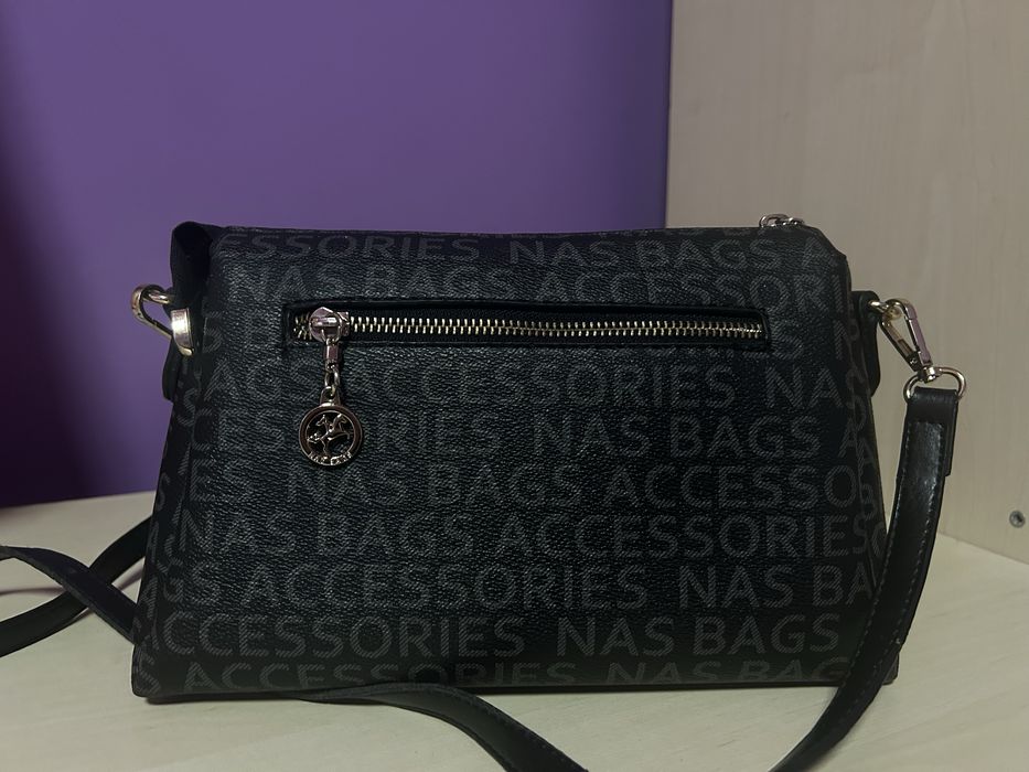 Дамска черна чанта