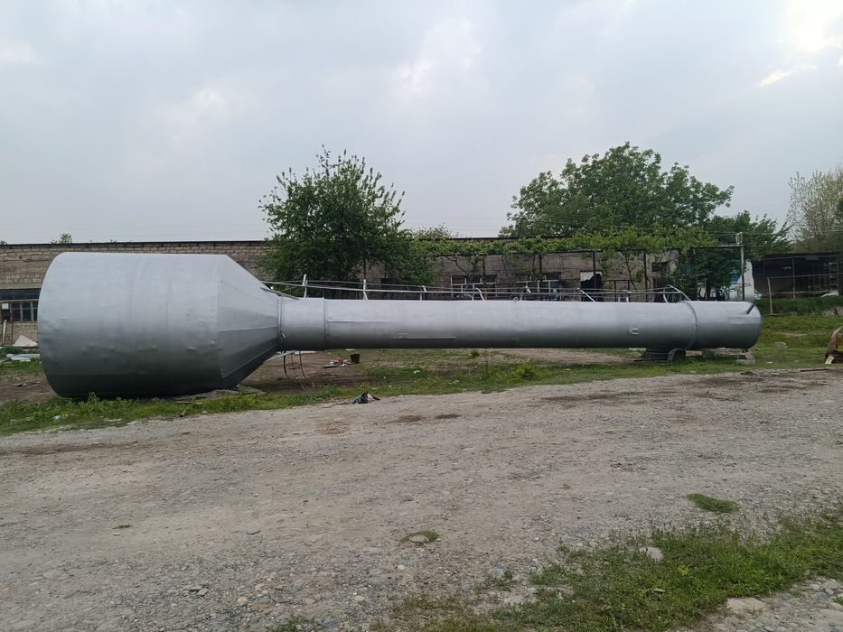 Продается водонапорная башня б/у 42 куб.  Высота 16 метров.