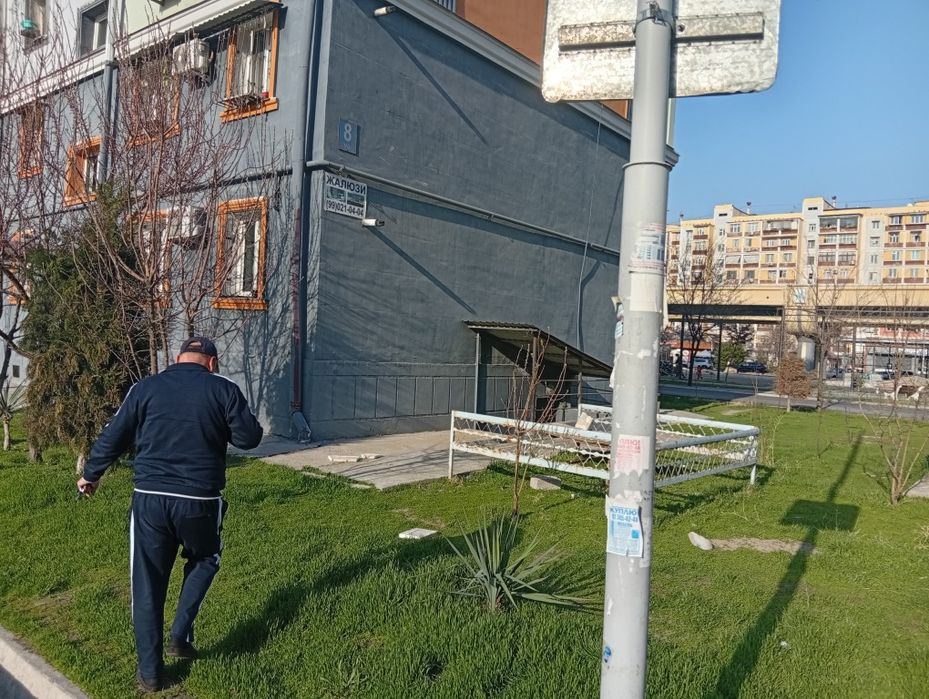 Ikta uy sotiladi tashqariga 5ta derazadi padez tarafga ikta deraza bor