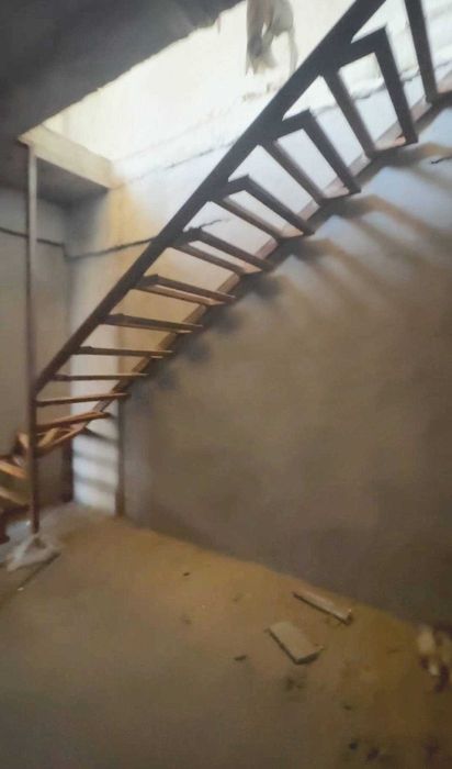 Продается коробка 204м2. Махтумкули Новостройка Пойтахт