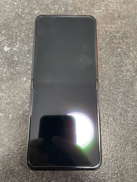 Motorola Razr 50 ca nou