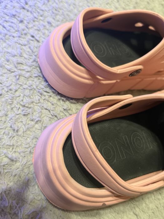 saboței roz din spuma