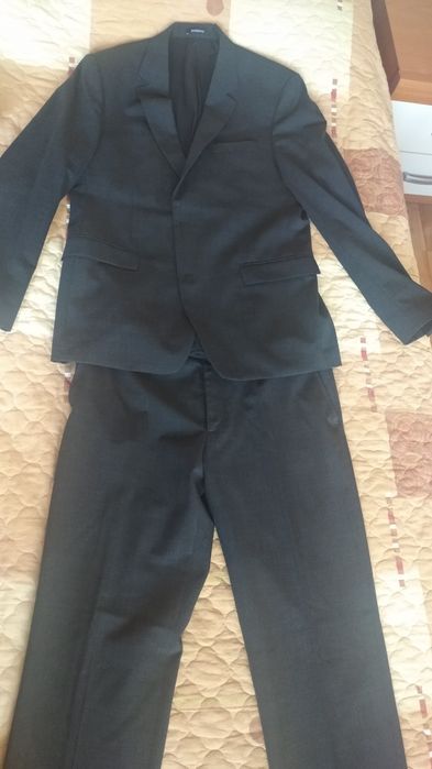 Мъжки костюм на ANDREWS + още 2 подарък