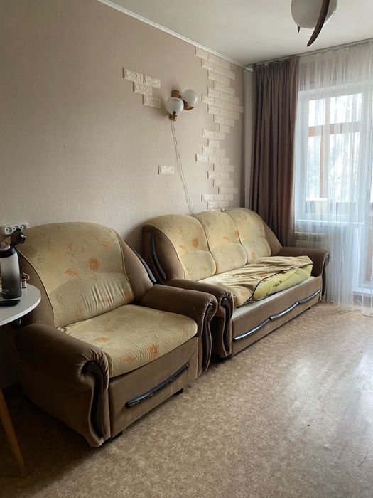 Отдам бесплатно диван и кресло