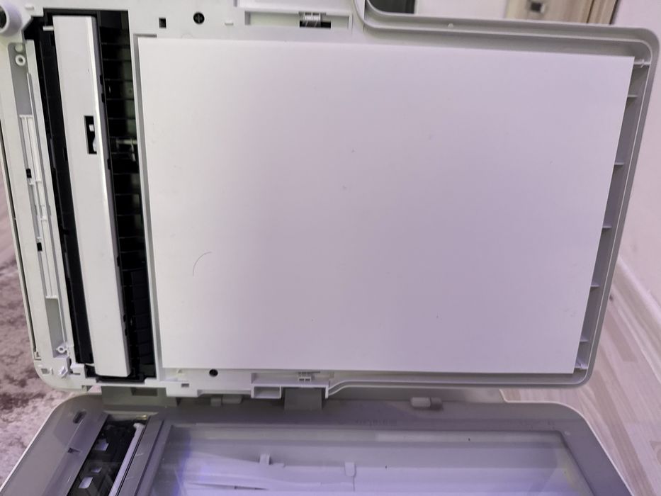 HP принтер бял