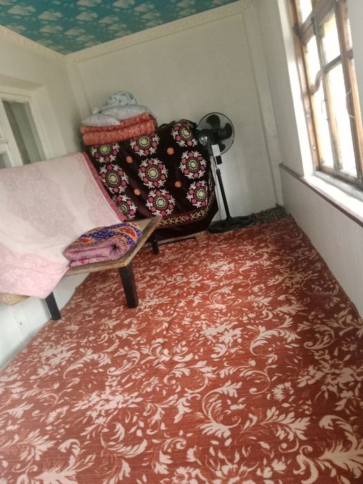 Марказда 2 хонали квартира сотилади, наваида аркадан кирганда