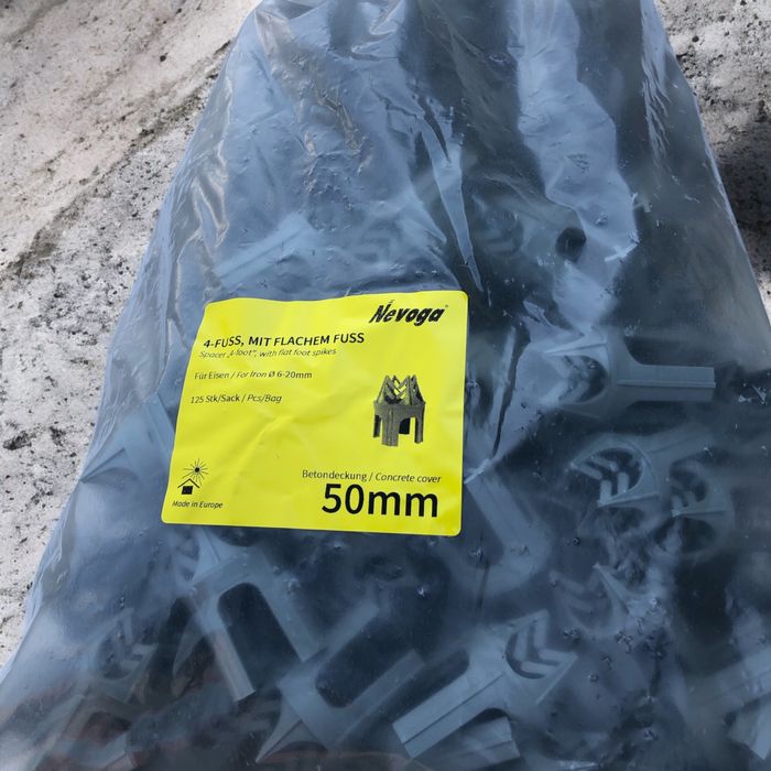 Distantier armaturi 4 picioare, plastic